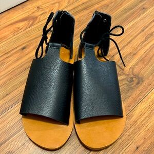 Roxy black sandals. Size 7.